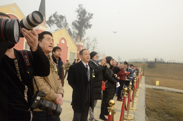 “7790必发集团飞手”尽显风范首期无人机应用手艺高级培训班学员圆满结业