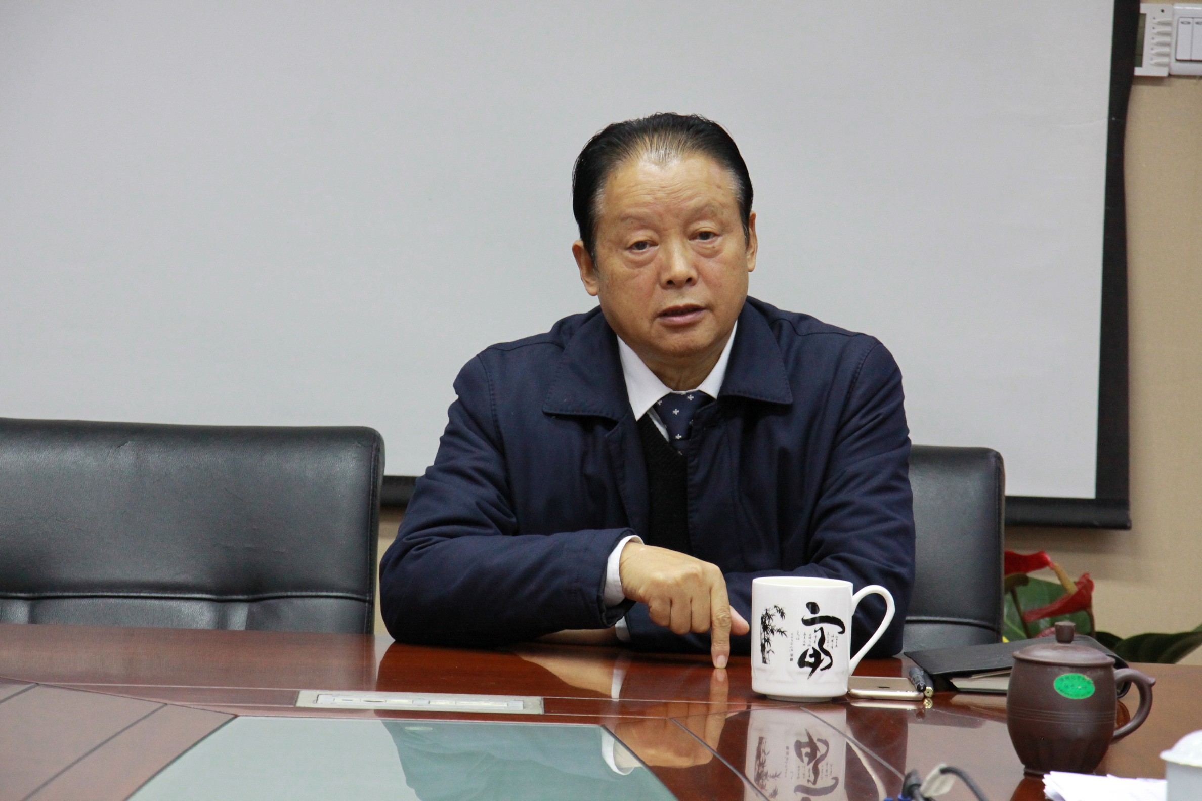 7790必发集团集团举行运检公司、变电建设事业部、新能源事业部项目股份制条约签署仪式