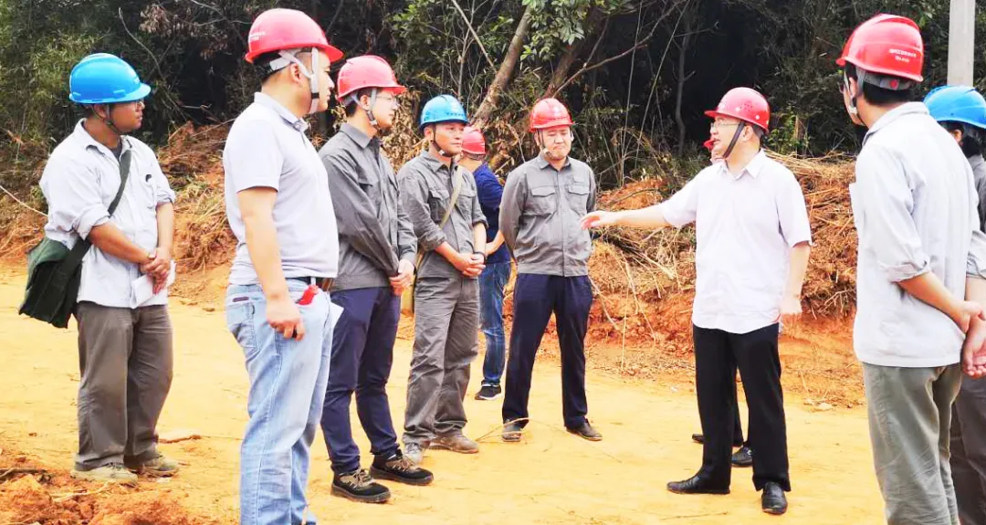 江西省电力公司叶爱民、胡道明赴500kV永马Ⅰ、Ⅱ线159#-160#跨都九高速公路耐张段刷新工程项目检查事情