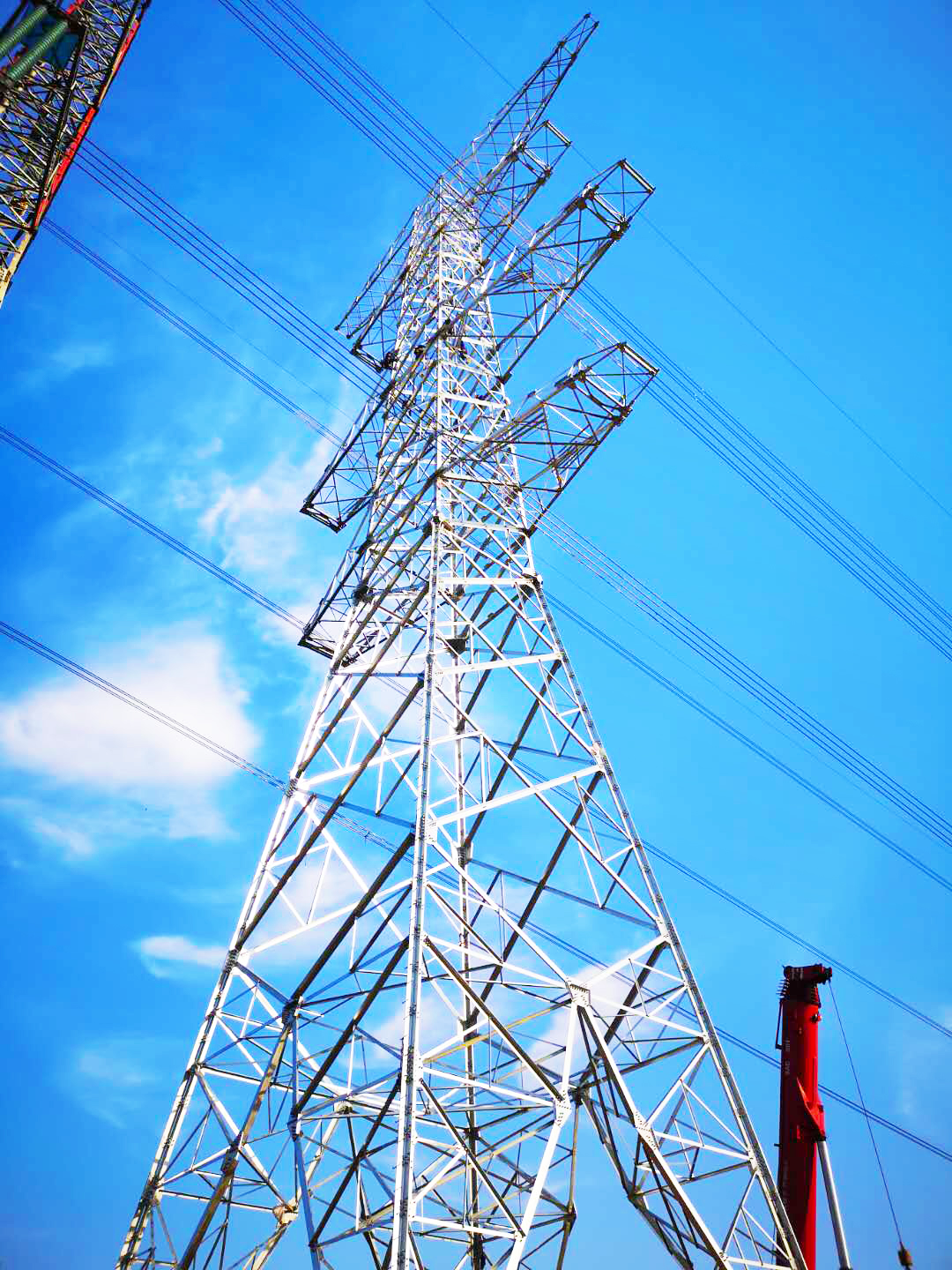 500kV永马Ⅰ、Ⅱ线159#-160#跨都九高速公路耐张段刷新工程项目带电乐成