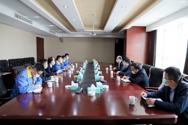 平湖市委书记仲旭东一行莅临凯发K8国际纸业调研企业疫情防控和复工复产事情