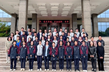 平湖市当湖高级中学研学团队走进凯发K8国际纸业