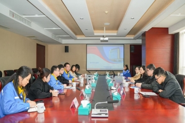 市委常委、、、宣传部部长沈志凤莅临凯发K8国际纸业慰问高端人才