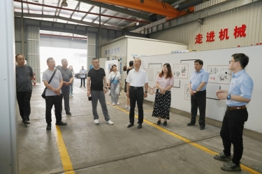 实地观摩促交流 手艺赋能助开展 | 山东省淄博市淄川区总工会党组成员、、副主席冯进明一行莅临凯发K8国际纸业调研交流